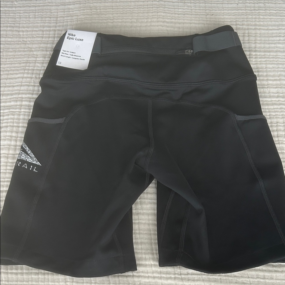 Nike Epic Luxe tight fit mid rise short black XS